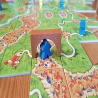 Strateška igra na ploči Carcassonne: mostovi, dvorci i bazari za sve uzraste i starije
