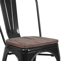 Crna metalna sklopiva stolica s drvenim sjedalom
